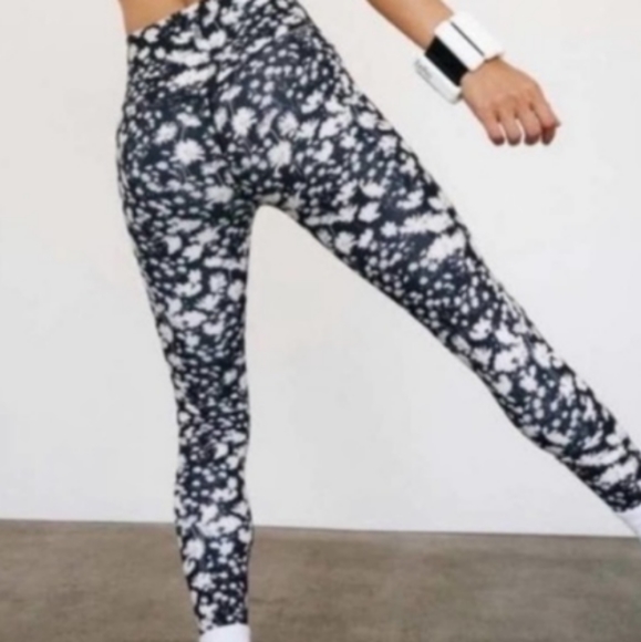 Free People Movement Lose Control Print Leggings NWOT sz sm - Picture 7 of 7